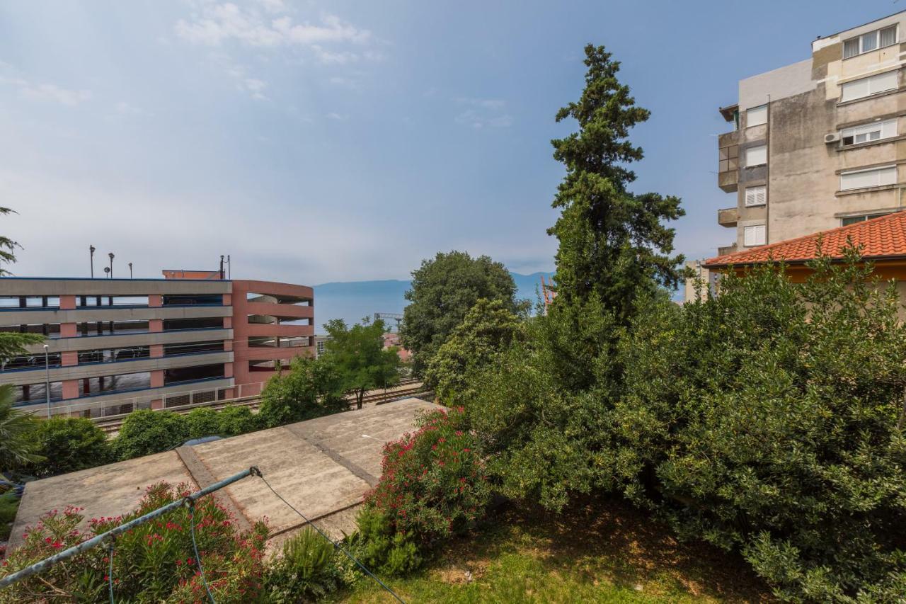 Riviera Apartment *